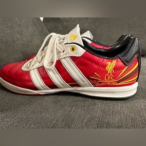 Adidas Liverpool Mens 9.5 Football Soccer Club Red White Shoes ART G40762